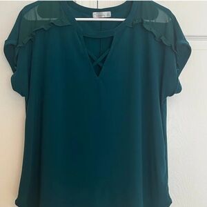 89th and madison women’s hunter green top size Large